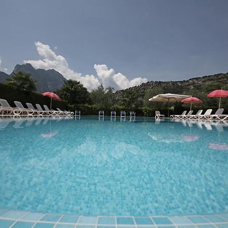Hotel Villa Verde Torbole Sul Garda Exteriör bild