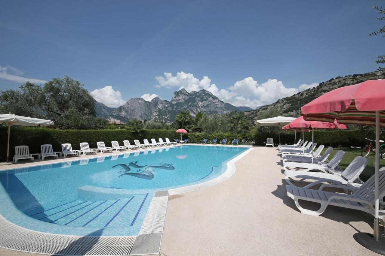 Hotel Villa Verde Torbole Sul Garda Exteriör bild