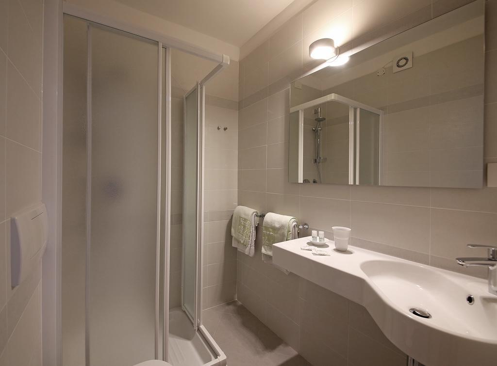 Hotel Villa Verde Torbole Sul Garda Exteriör bild