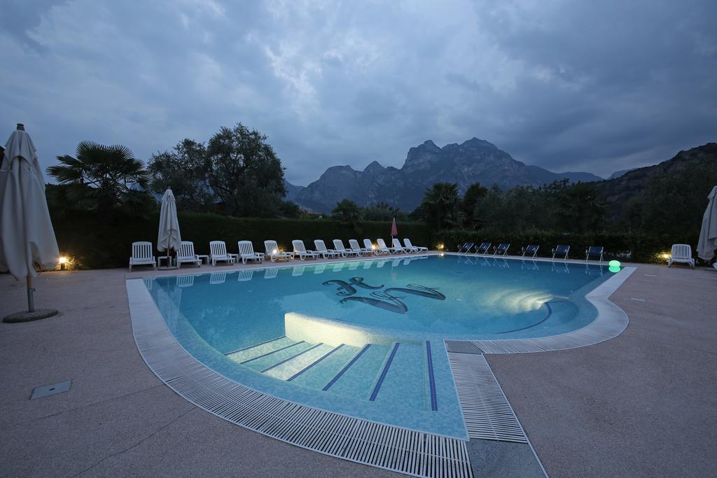 Hotel Villa Verde Torbole Sul Garda Exteriör bild