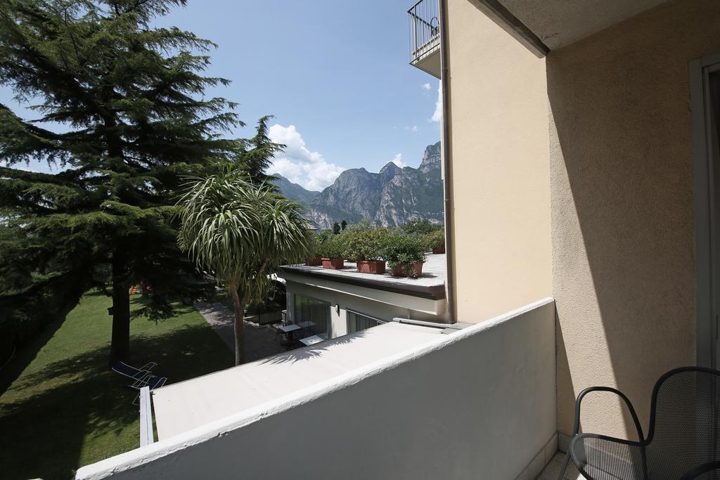 Hotel Villa Verde Torbole Sul Garda Exteriör bild