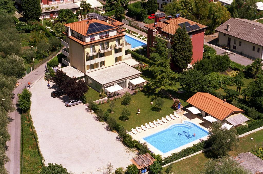 Hotel Villa Verde Torbole Sul Garda Exteriör bild