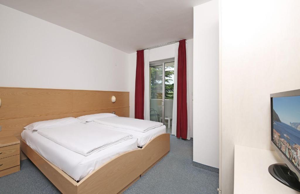 Hotel Villa Verde Torbole Sul Garda Exteriör bild