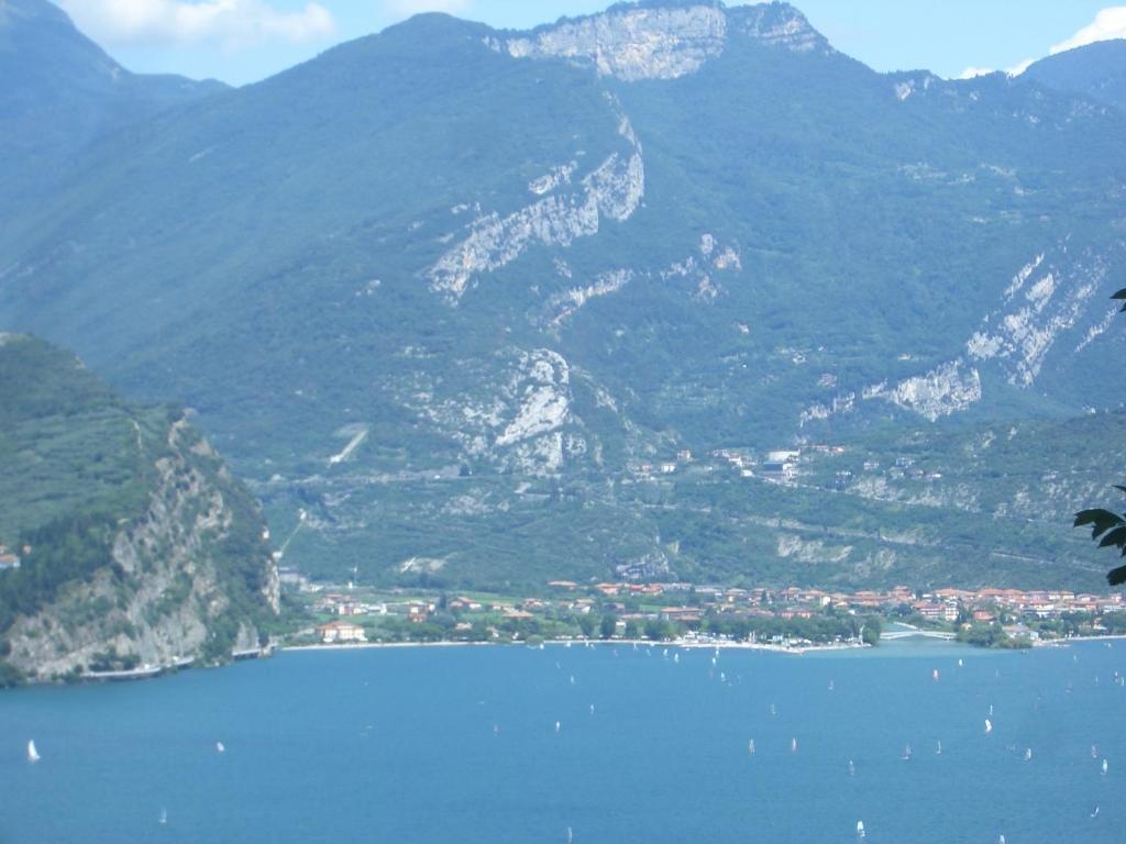 Hotel Villa Verde Torbole Sul Garda Exteriör bild